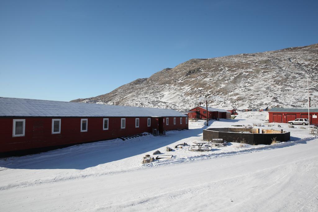 הוסטל קנגרלוסואק Old Camp מראה חיצוני תמונה